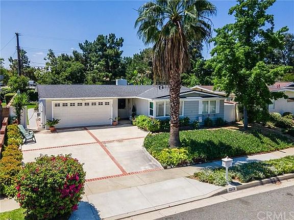 4th image of 3202 Royal Oaks Dr