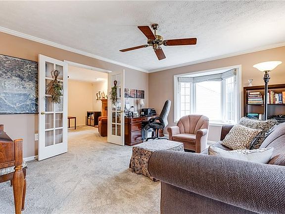3rd image of 281 Shady Glen Dr