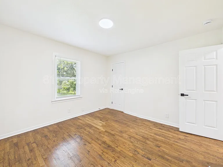 6607 NE 49th St — Photo 13