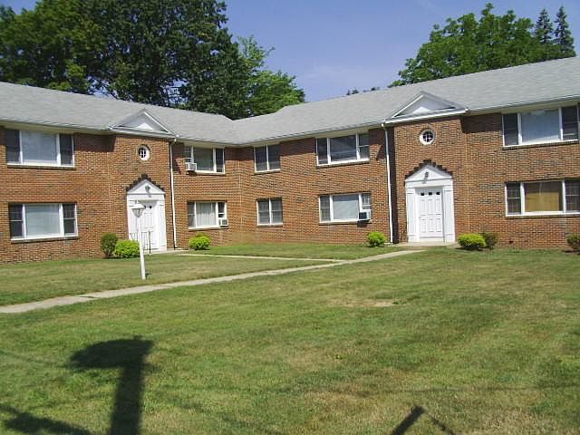 2nd image of 21 Hallock St APT 21