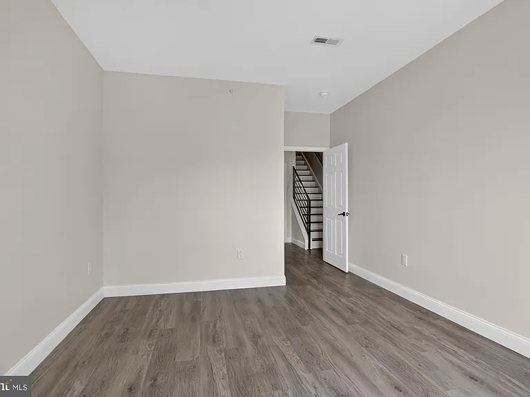 519 N 11th St #B — Photo 20
