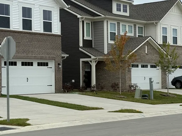 4642 Garden Trace Dr, Indianapolis, IN 46268