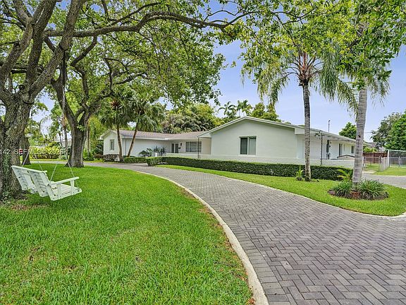 3rd image of 13820 SW 73rd Ave
