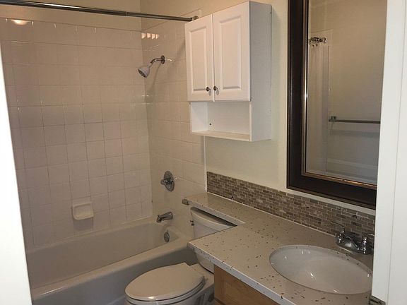 5th image of 155 Lee St APT 1