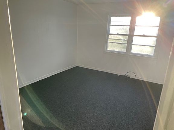 4th image of 8 Drake Dr #1