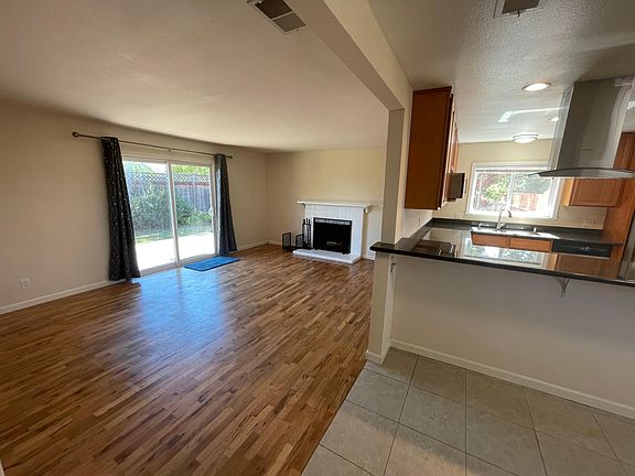 5th image of 617 Crinella Dr