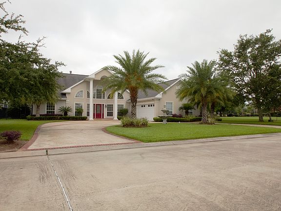 3rd image of 26 Turnberry Dr