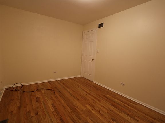 5th image of 1078 N Hermitage Ave APT 1