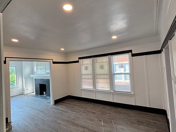 3rd image of 4353 Seebaldt St
