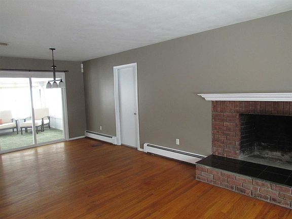 4th image of 39 Bowe Ln