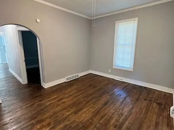 1404 Columbia Ave, Leavenworth, KS 66048