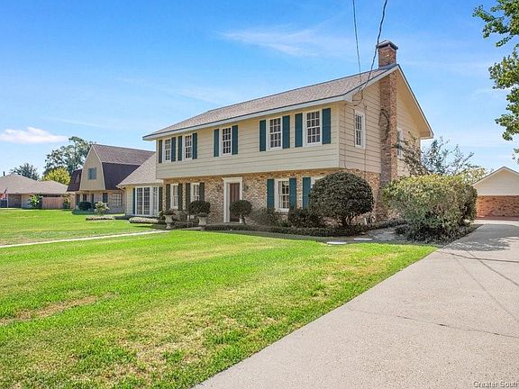 3rd image of 2119 Pin Oak Ln