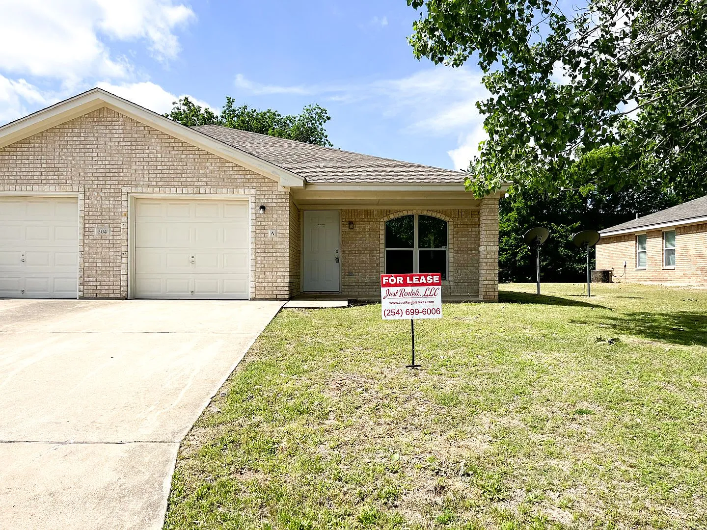 204 Dale Earnhardt Dr — Photo 1