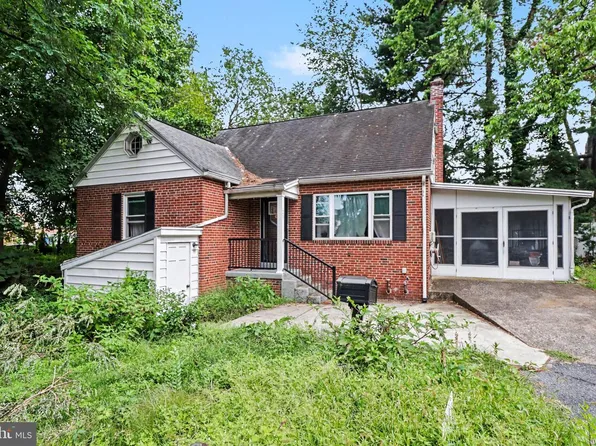 2437 Parkway Blvd, Harrisburg, PA 17103