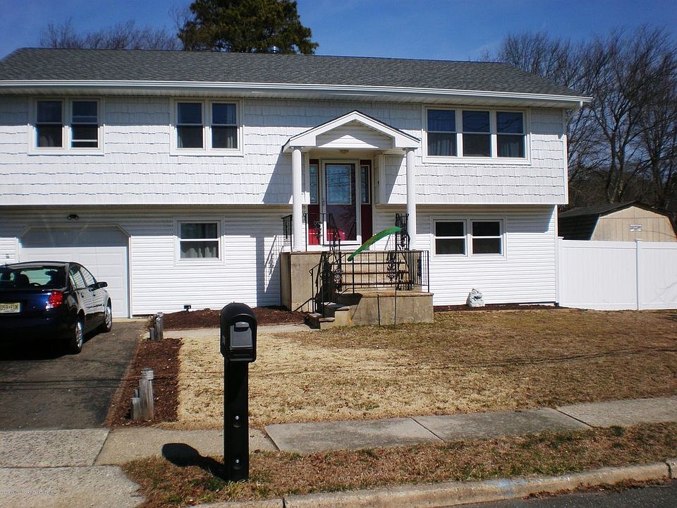 1st image of 1318 Stanley Dr