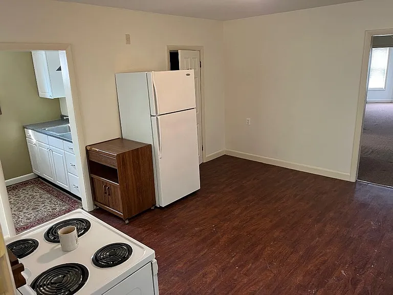 61 Laurel St #1 — Photo 5