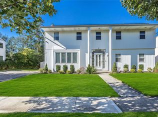 4 Turnberry Ln, Plainview, NY 11803