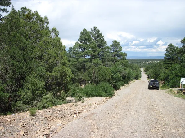38 & 40 Mockingbird Dr, Tijeras, NM 87059