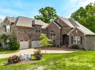 1042 Tower Hill Ln, Hendersonville, TN 37075