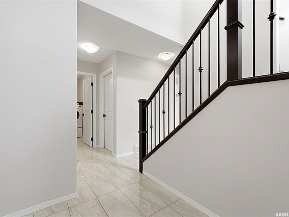 4th image of 5257 Canuck CRESCENT