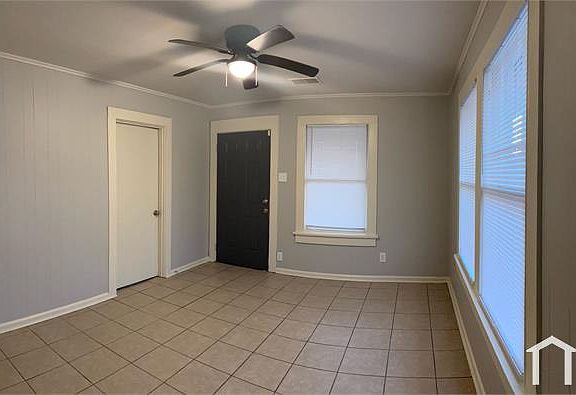4th image of 114 W 18th St