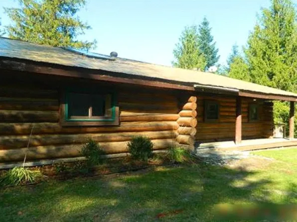 949 Gypsy Bay Rd, Sagle, ID 83860