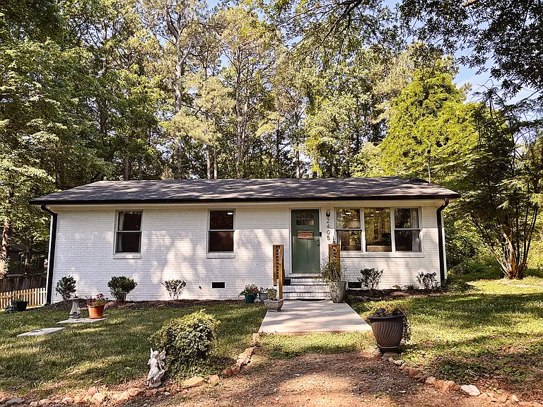 2405 Stephens Rd — Photo 1
