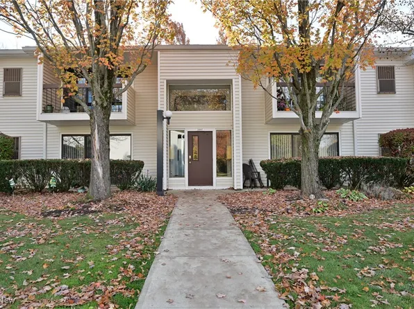 2897 N Bay Dr APT M4, Westlake, OH 44145