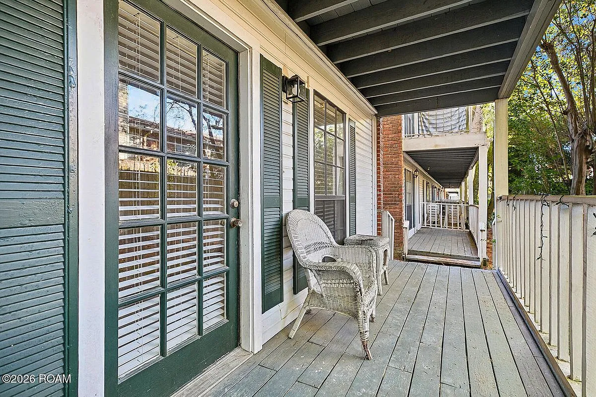 2 bed, 2.0 bath, 1116 sqft, $1,700 — Photo 3
