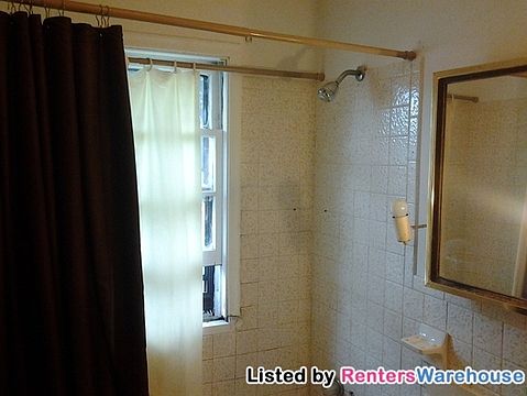 3rd image of 1589 Iowa Ave E