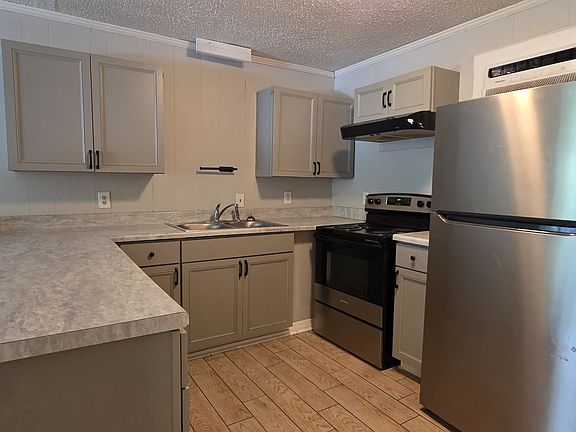 4th image of 1015 Sloan St