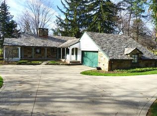 3200 Green Rd, Shaker Heights, OH 44122