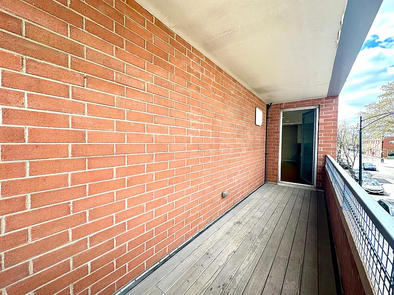 1635 W Cortland St #301 — Photo 30