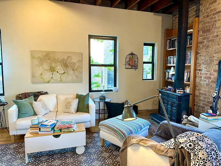 2129 W Le Moyne St #COACH HOUSE — Photo 14