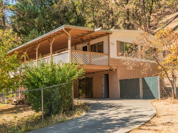 155 Steelhead Cir, Lewiston, CA 96052