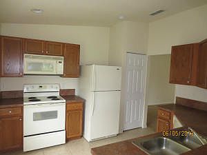 5th image of 2063 SW Newport Isles Blvd