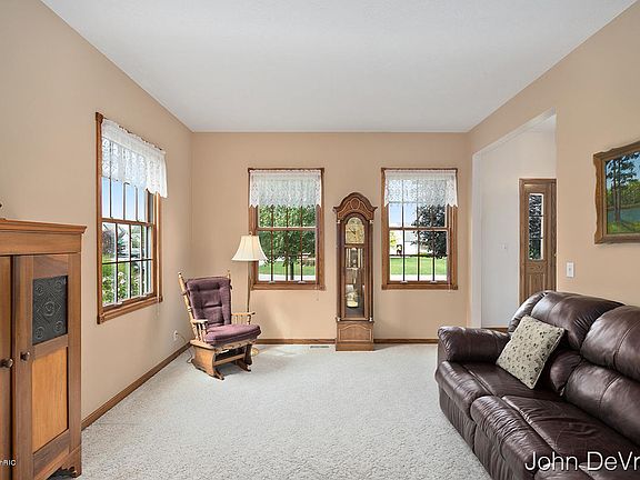 5th image of 3574 Fawn View Dr