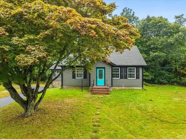 618 Wareham St, Middleboro, MA 02346