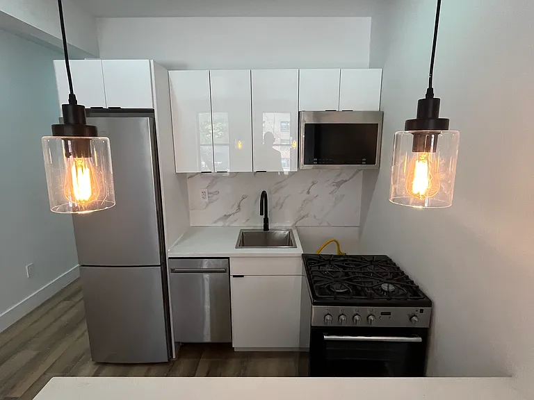 234 E 106th St #4A — Photo 2