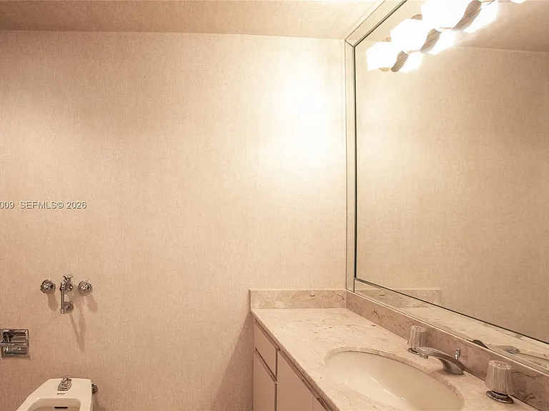 1800 NE 114th St #1502 — Photo 18