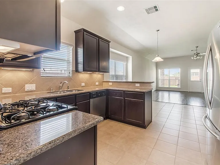 3103 Rose Trace Dr — Photo 4