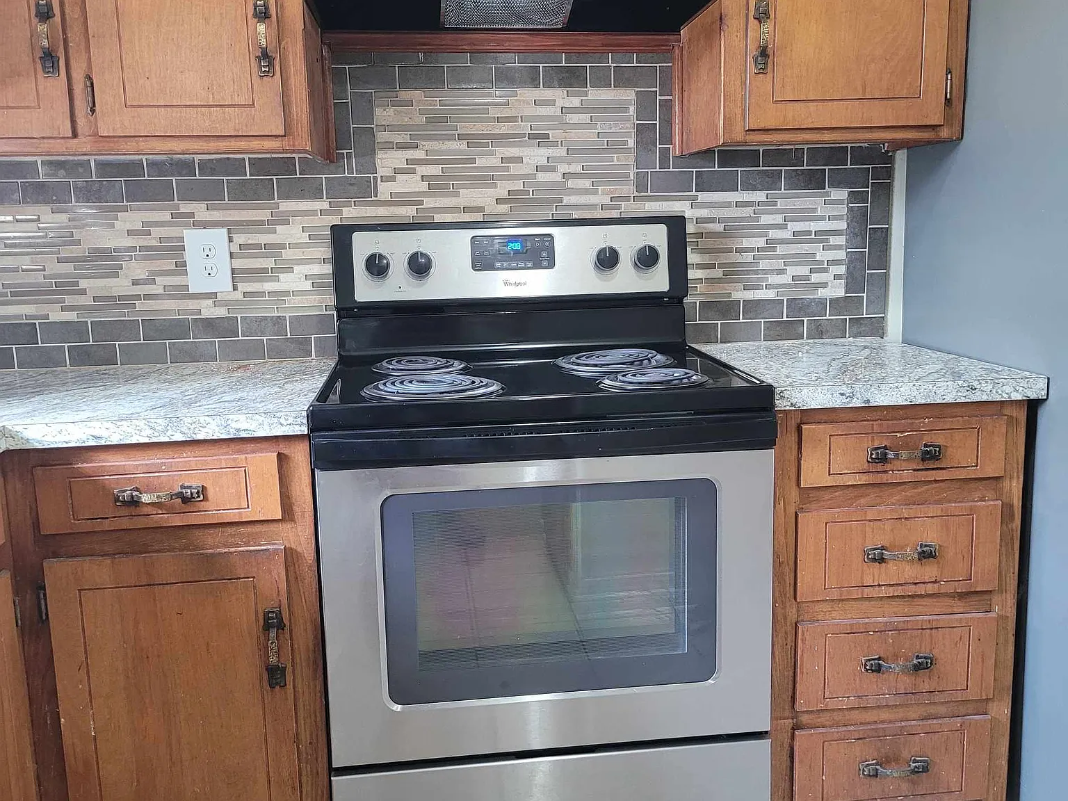 2 bed, 1.5 bath, 841 sqft, $1,150 — Photo 2
