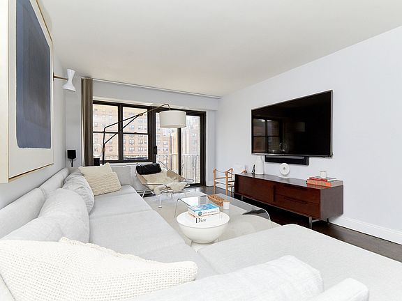 5th image of 345 E 80th St APT 15J