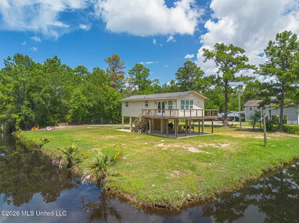 6007 Tyler St, Bay Saint Louis, MS 39520
