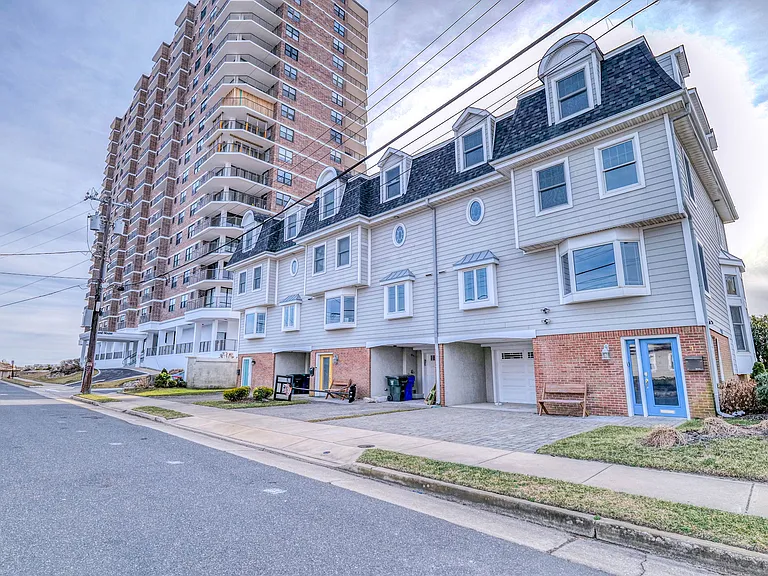 9100 Atlantic Ave #1 — Photo 40