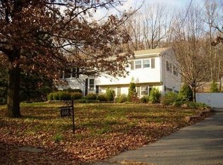 646 N Meadow Dr, Bound Brook, NJ 08805