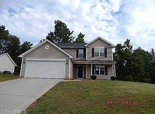 1163 Maple Ridge Dr, Burlington, NC 27217