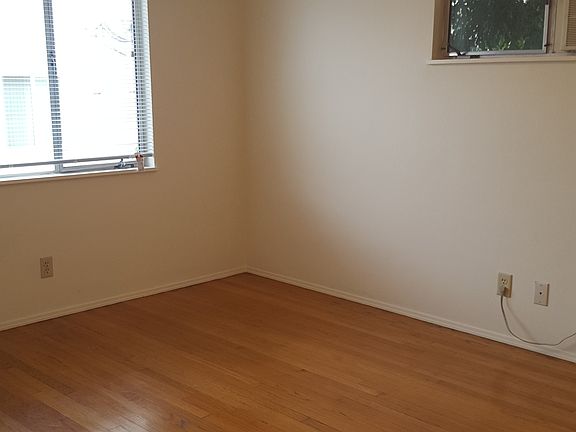 5th image of 115 Mira Mar Ave APT 9