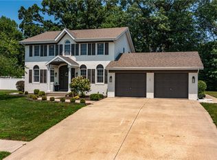 1027 Cardinal Dr, Effingham, IL 62401