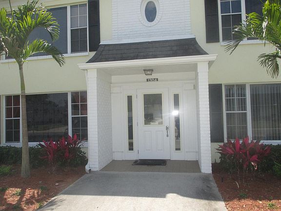 4th image of 1304 S Brandywine Cir APT 3